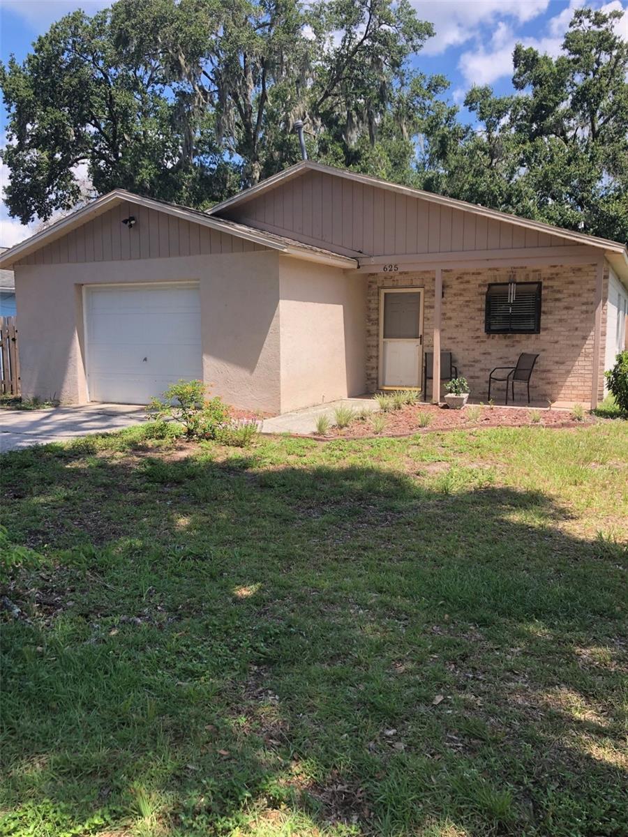 625 E 8TH AVE, MOUNT DORA, FL, 32757