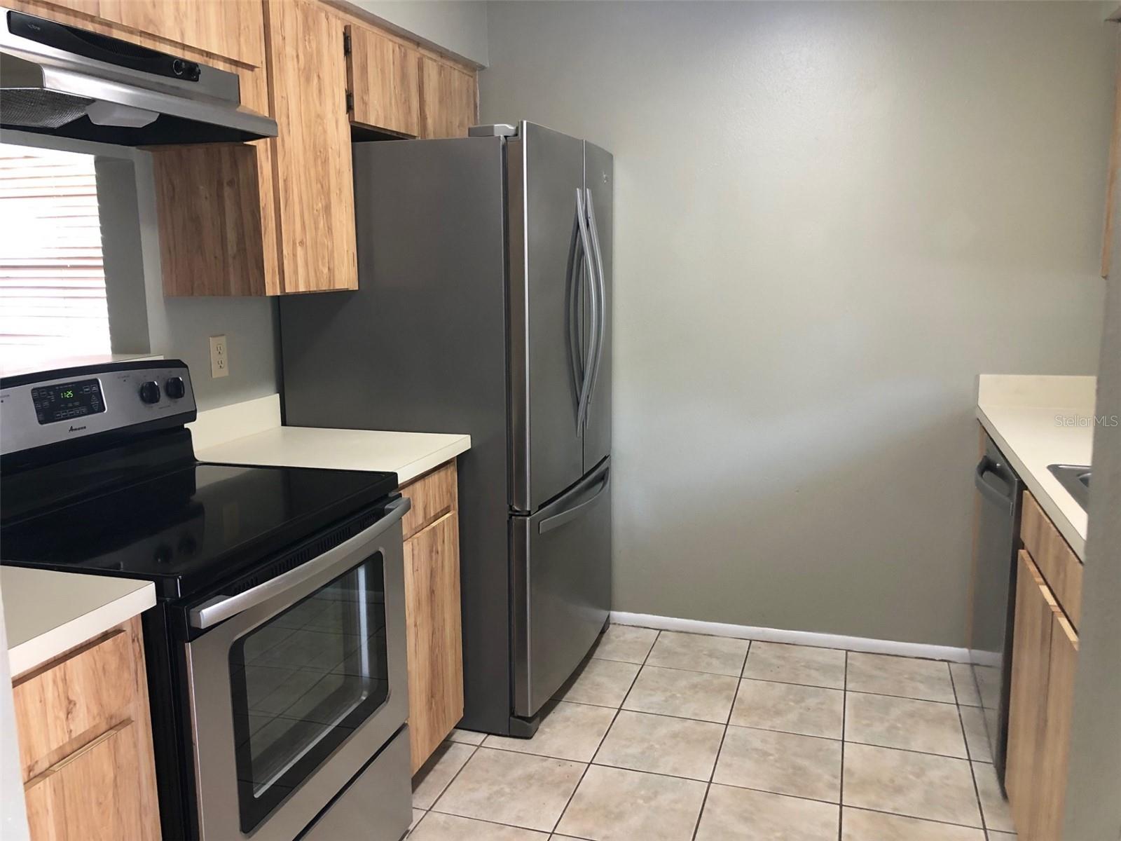 625 E 8TH AVE, MOUNT DORA, FL, 32757