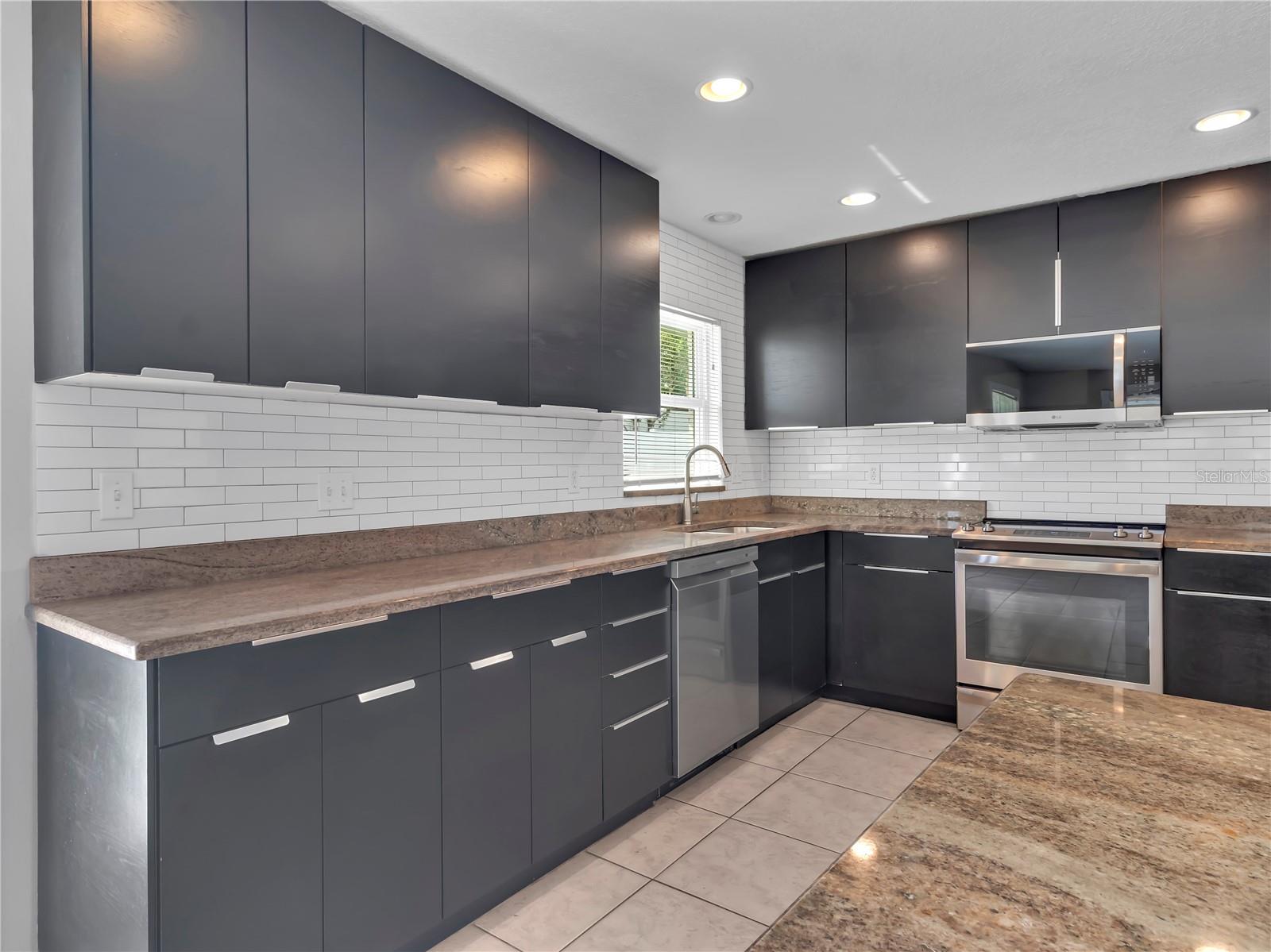 105 FOXWOOD DR, BRANDON, FL, 33510