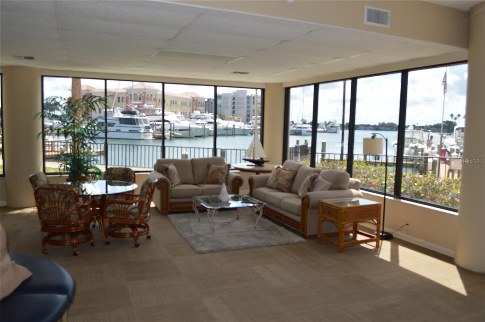 10355 PARADISE BLVD #411, TREASURE ISLAND, FL, 33706