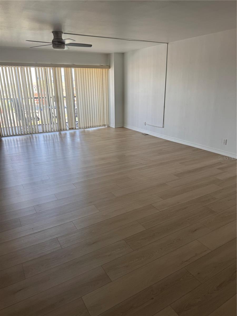 10355 PARADISE BLVD #411, TREASURE ISLAND, FL, 33706