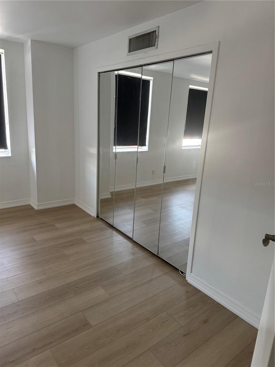 10355 PARADISE BLVD #411, TREASURE ISLAND, FL, 33706