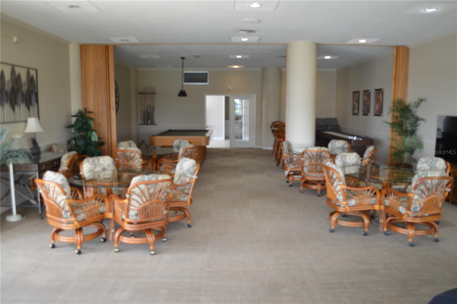 10355 PARADISE BLVD #411, TREASURE ISLAND, FL, 33706