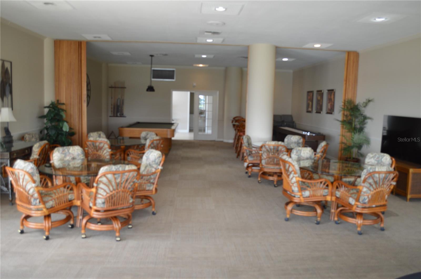 10355 PARADISE BLVD #411, TREASURE ISLAND, FL, 33706