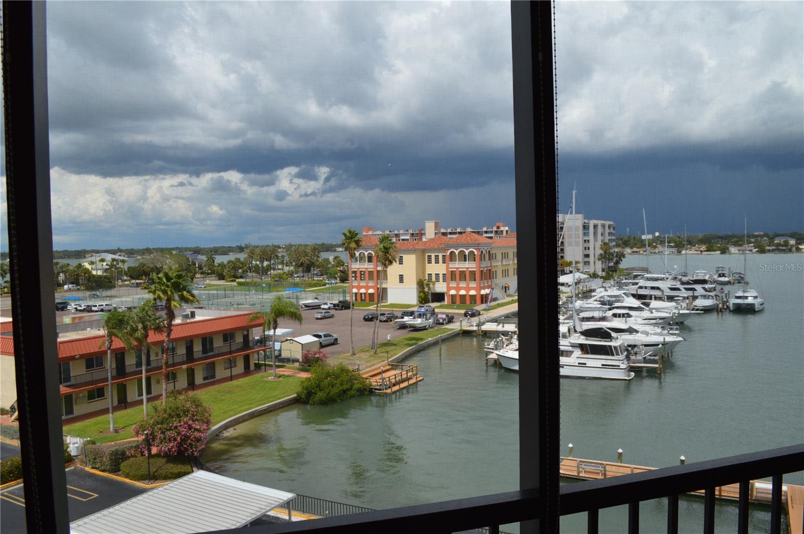 10355 PARADISE BLVD #411, TREASURE ISLAND, FL, 33706