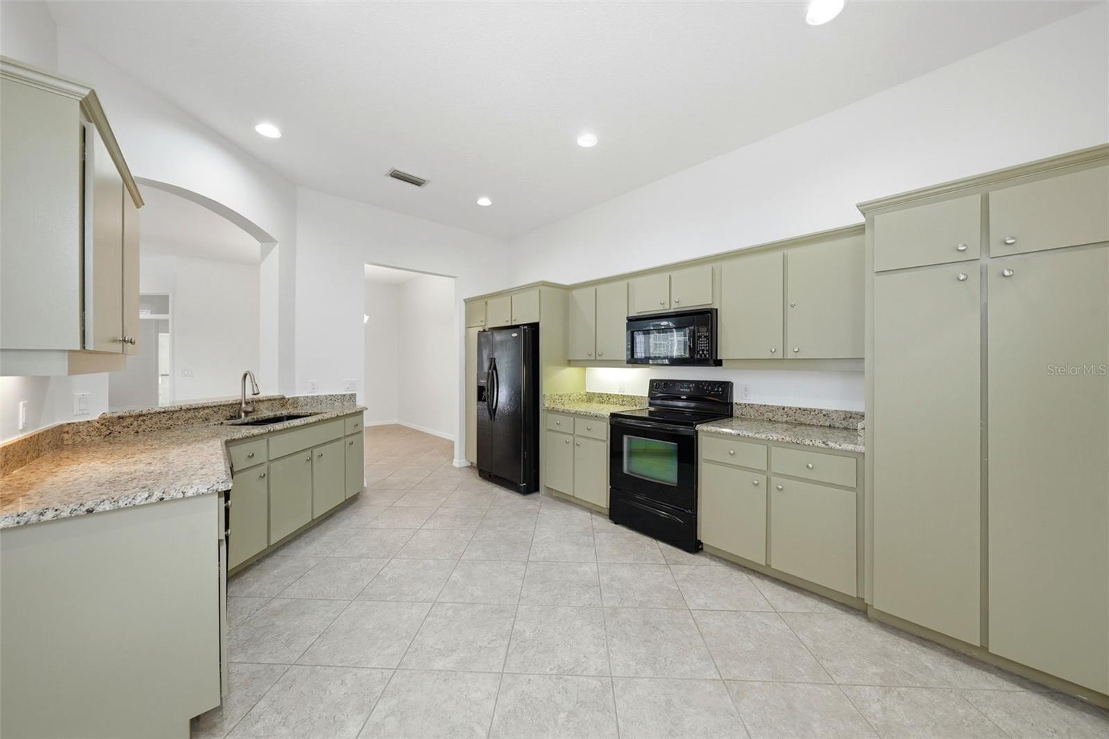 6144 TOPSAIL RD, LADY LAKE, FL, 32159