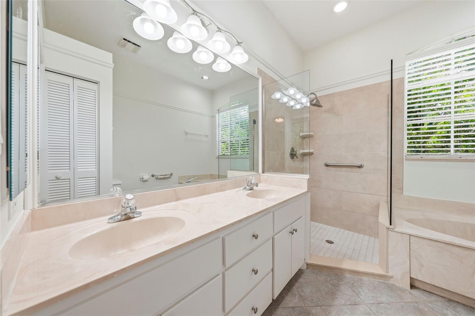 6144 TOPSAIL RD, LADY LAKE, FL, 32159