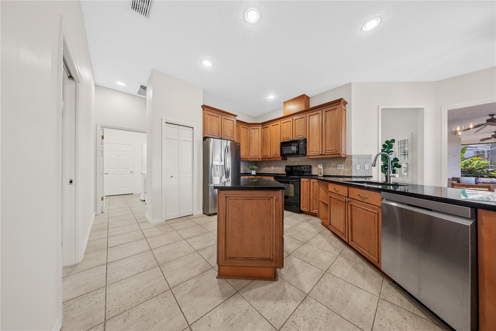 2016 WHITFIELD LN, ORLANDO, FL, 32835