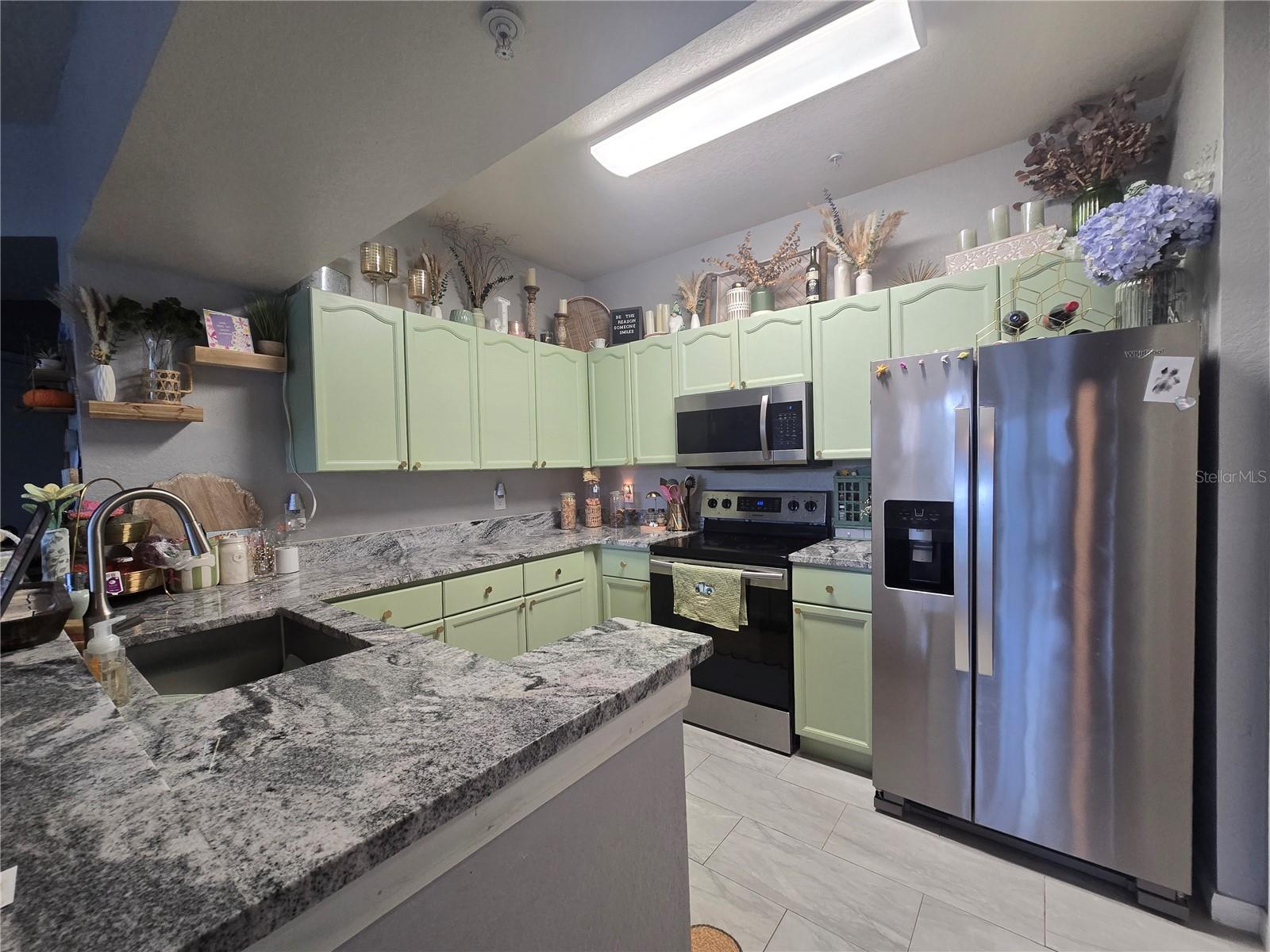 5125 PALM SPRINGS BLVD #1202, TAMPA, FL, 33647
