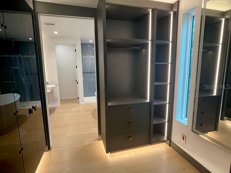 2945 PYRULA DR, LONGBOAT KEY, FL, 34228