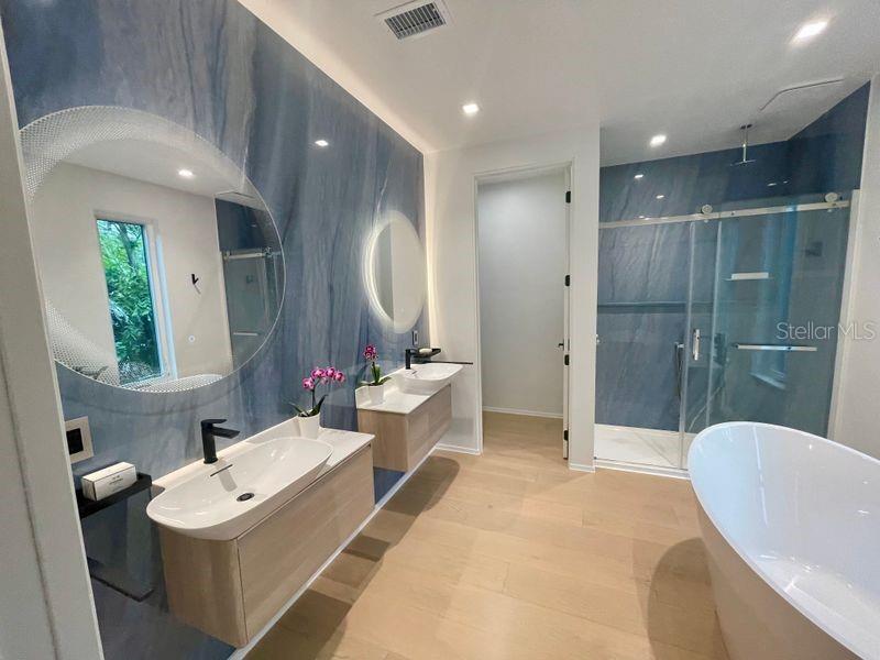 2945 PYRULA DR, LONGBOAT KEY, FL, 34228