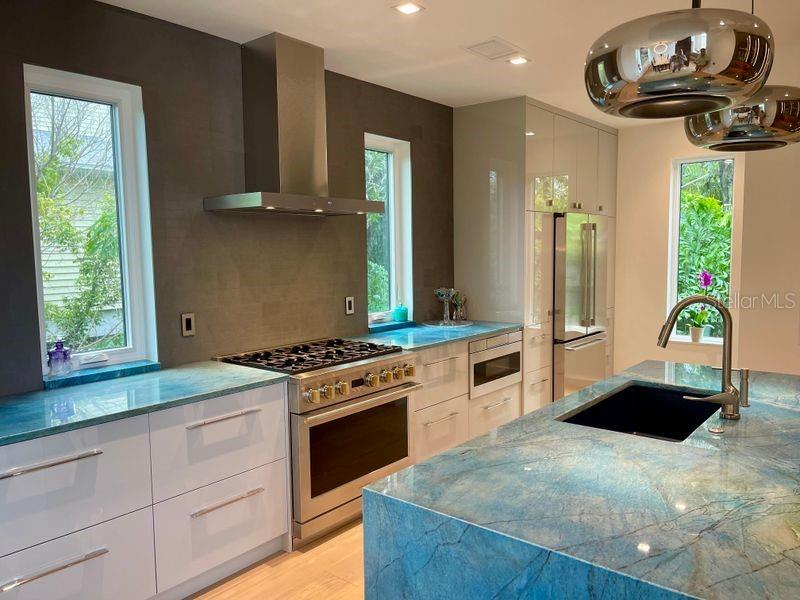 2945 PYRULA DR, LONGBOAT KEY, FL, 34228