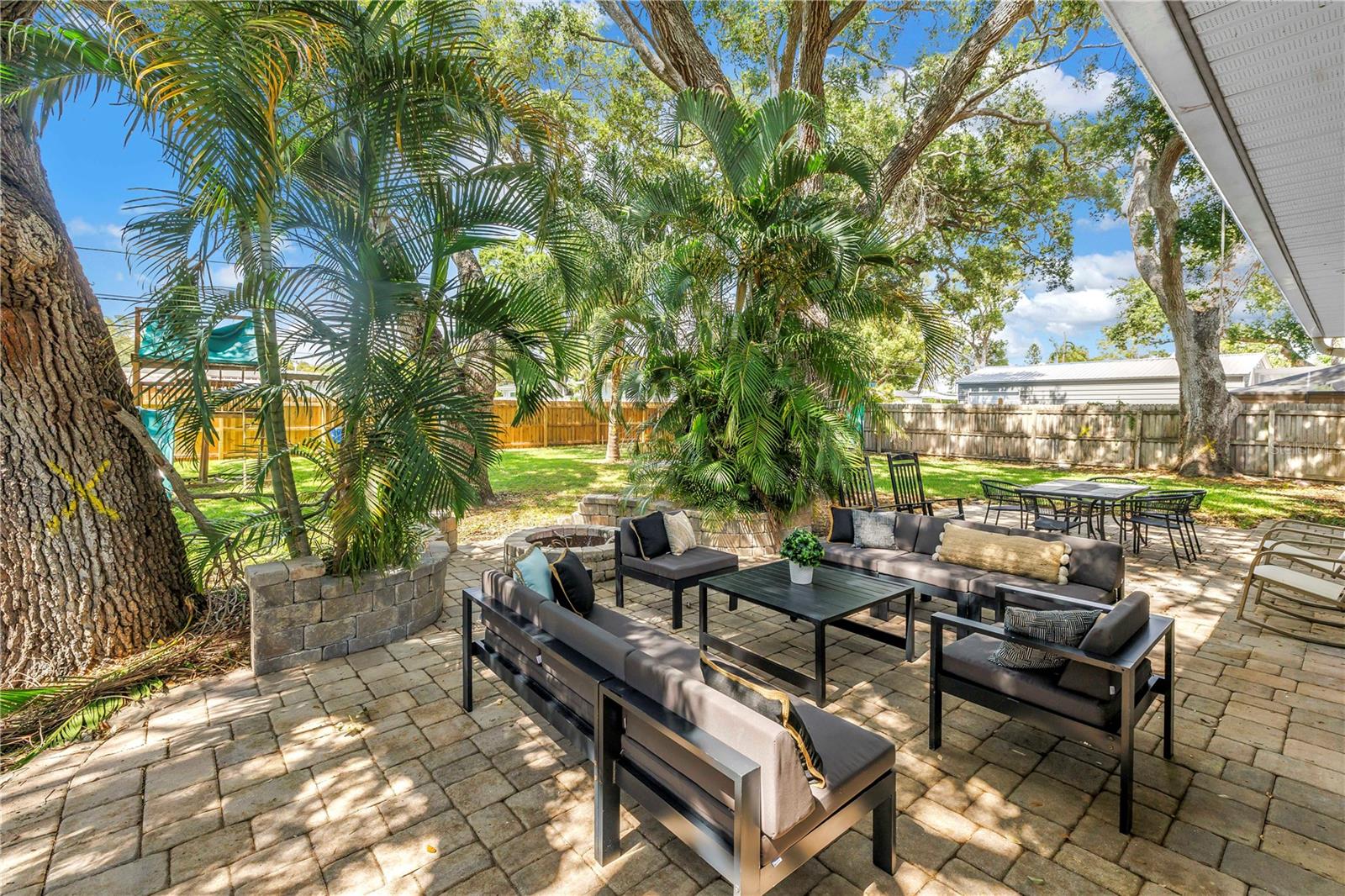 10819 SEMINOLE DR N, ST PETERSBURG, FL, 33708