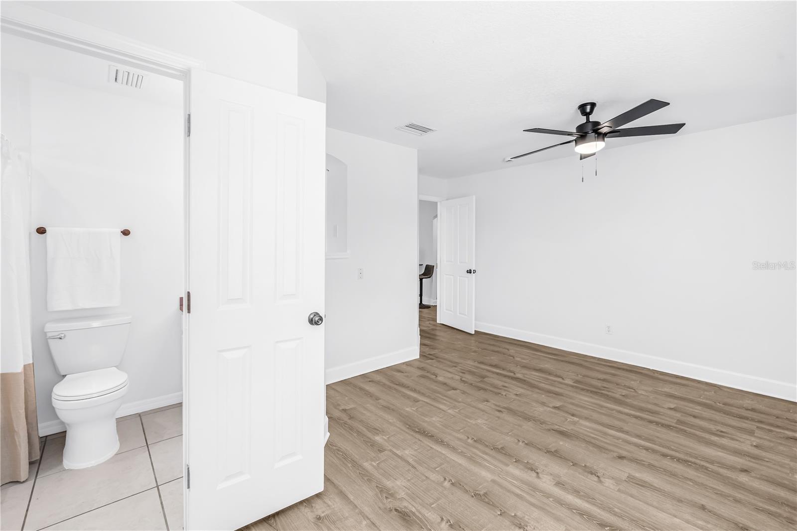 10819 SEMINOLE DR N, ST PETERSBURG, FL, 33708