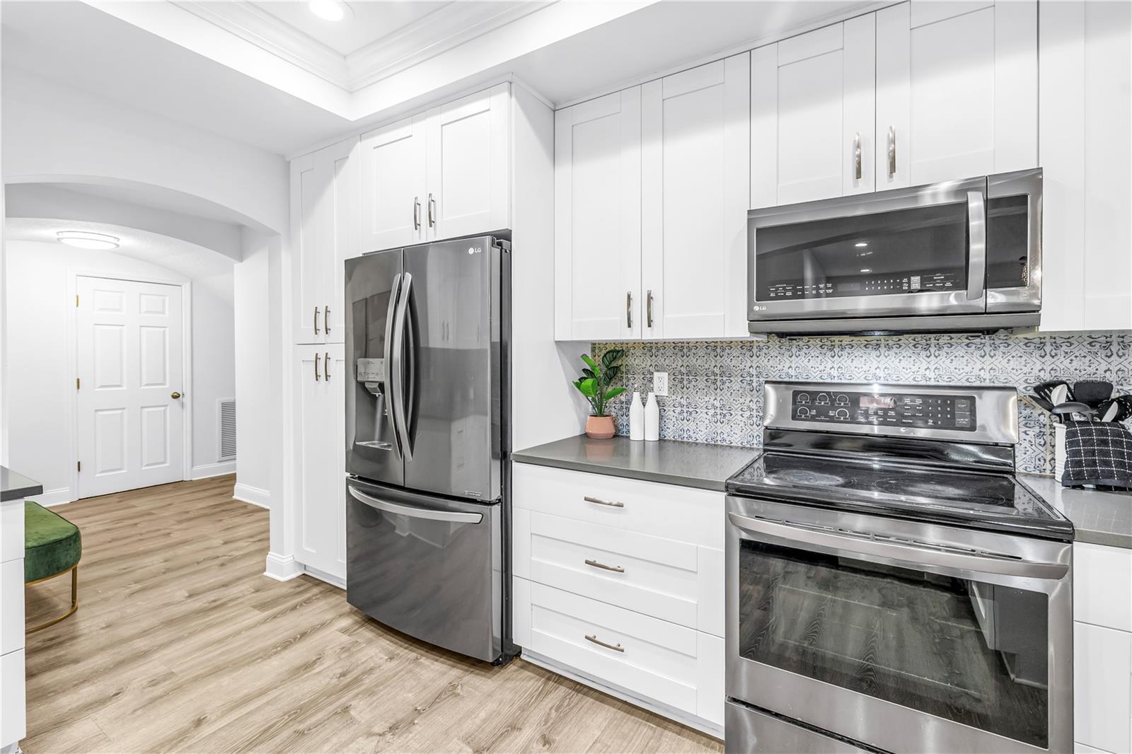 10819 SEMINOLE DR N, ST PETERSBURG, FL, 33708