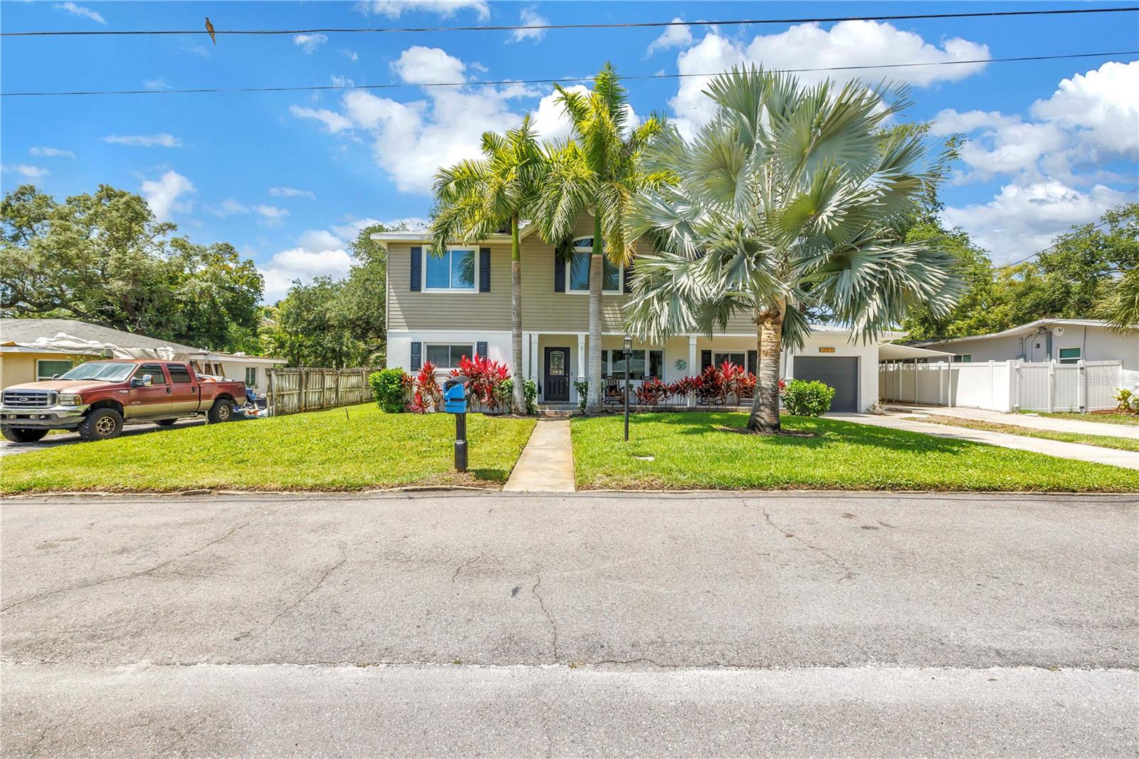 10819 SEMINOLE DR N, ST PETERSBURG, FL, 33708