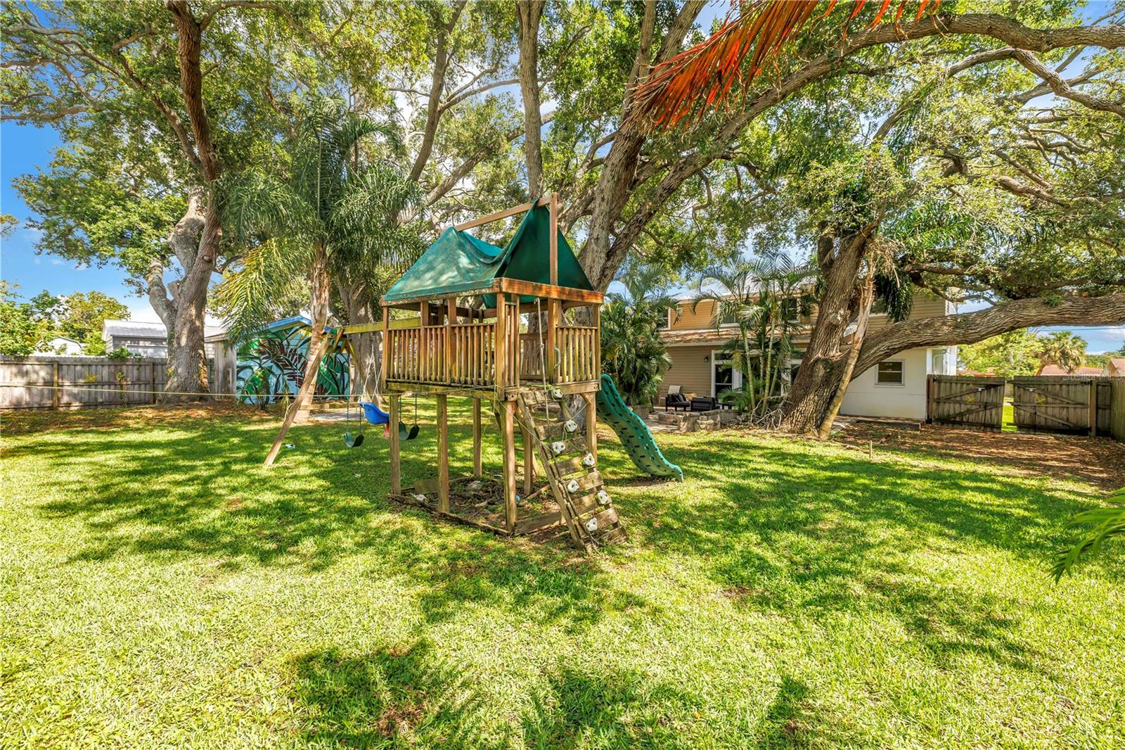 10819 SEMINOLE DR N, ST PETERSBURG, FL, 33708