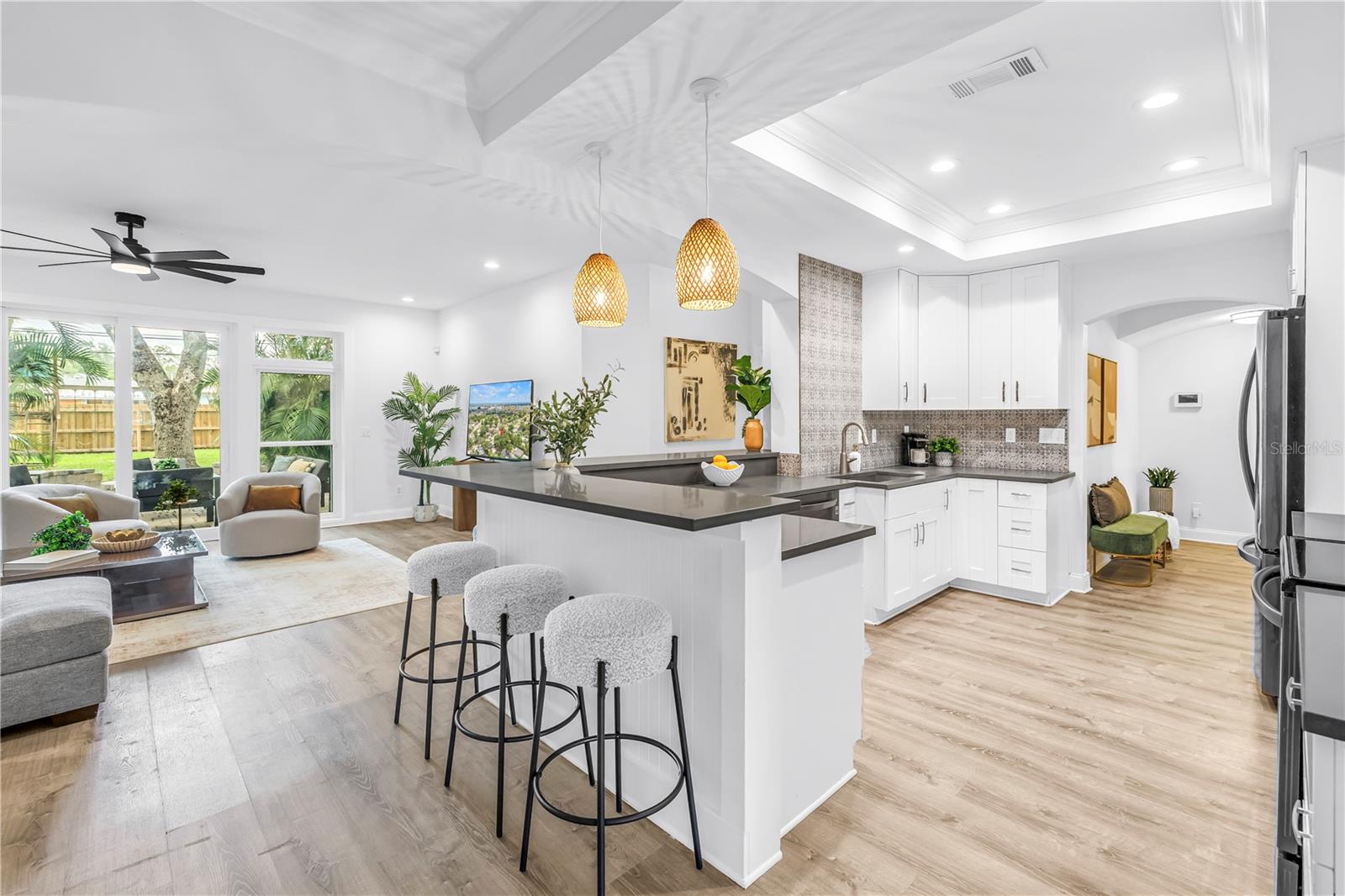 10819 SEMINOLE DR N, ST PETERSBURG, FL, 33708