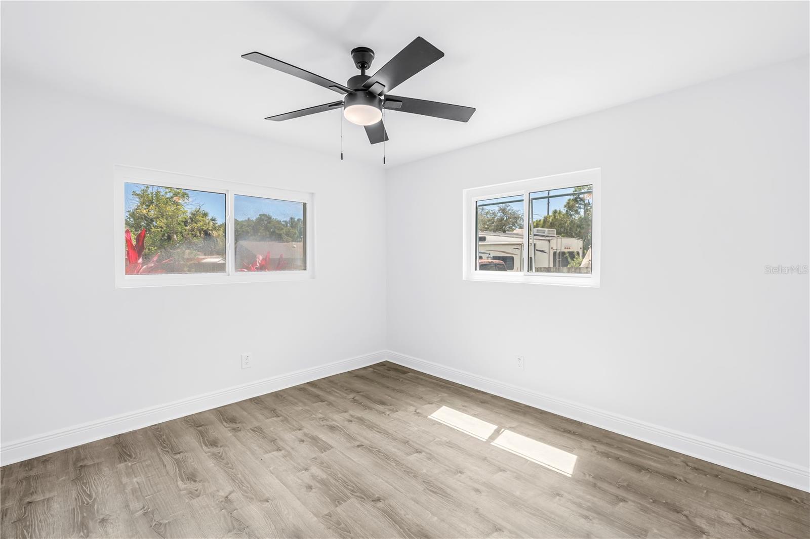 10819 SEMINOLE DR N, ST PETERSBURG, FL, 33708