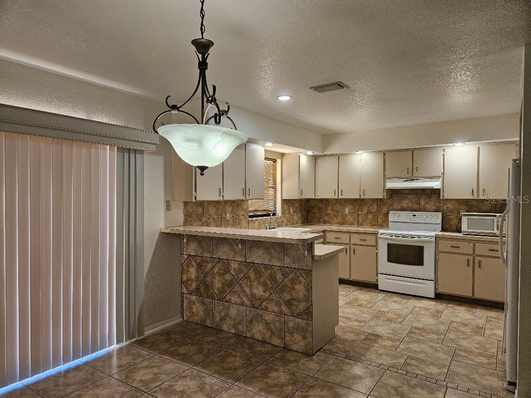 355 SPRING LAKE BLVD NW, PORT CHARLOTTE, FL, 33952