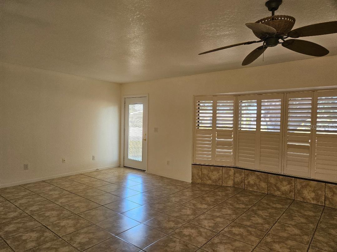 355 SPRING LAKE BLVD NW, PORT CHARLOTTE, FL, 33952