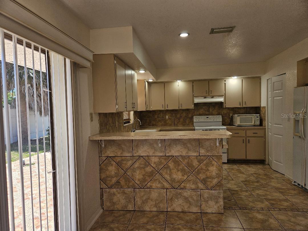 355 SPRING LAKE BLVD NW, PORT CHARLOTTE, FL, 33952