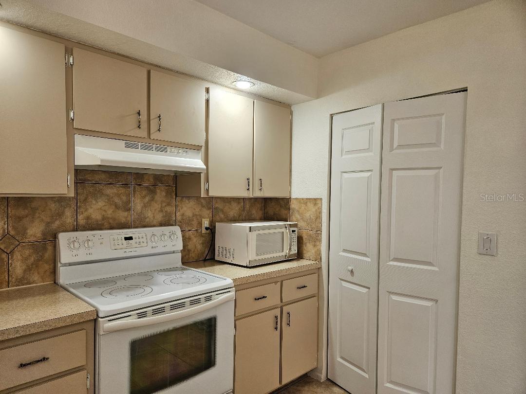 355 SPRING LAKE BLVD NW, PORT CHARLOTTE, FL, 33952