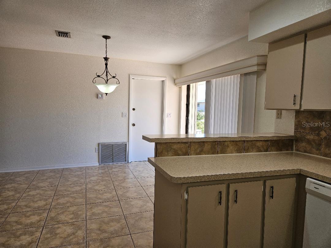 355 SPRING LAKE BLVD NW, PORT CHARLOTTE, FL, 33952