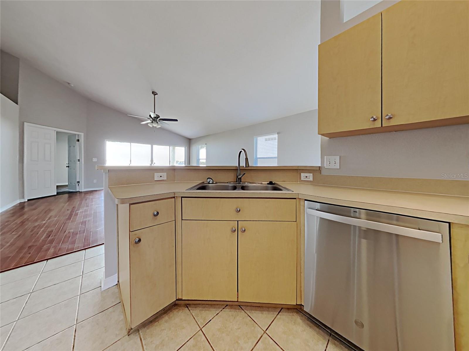 3110 SUMMER CRUISE DR, VALRICO, FL, 33594