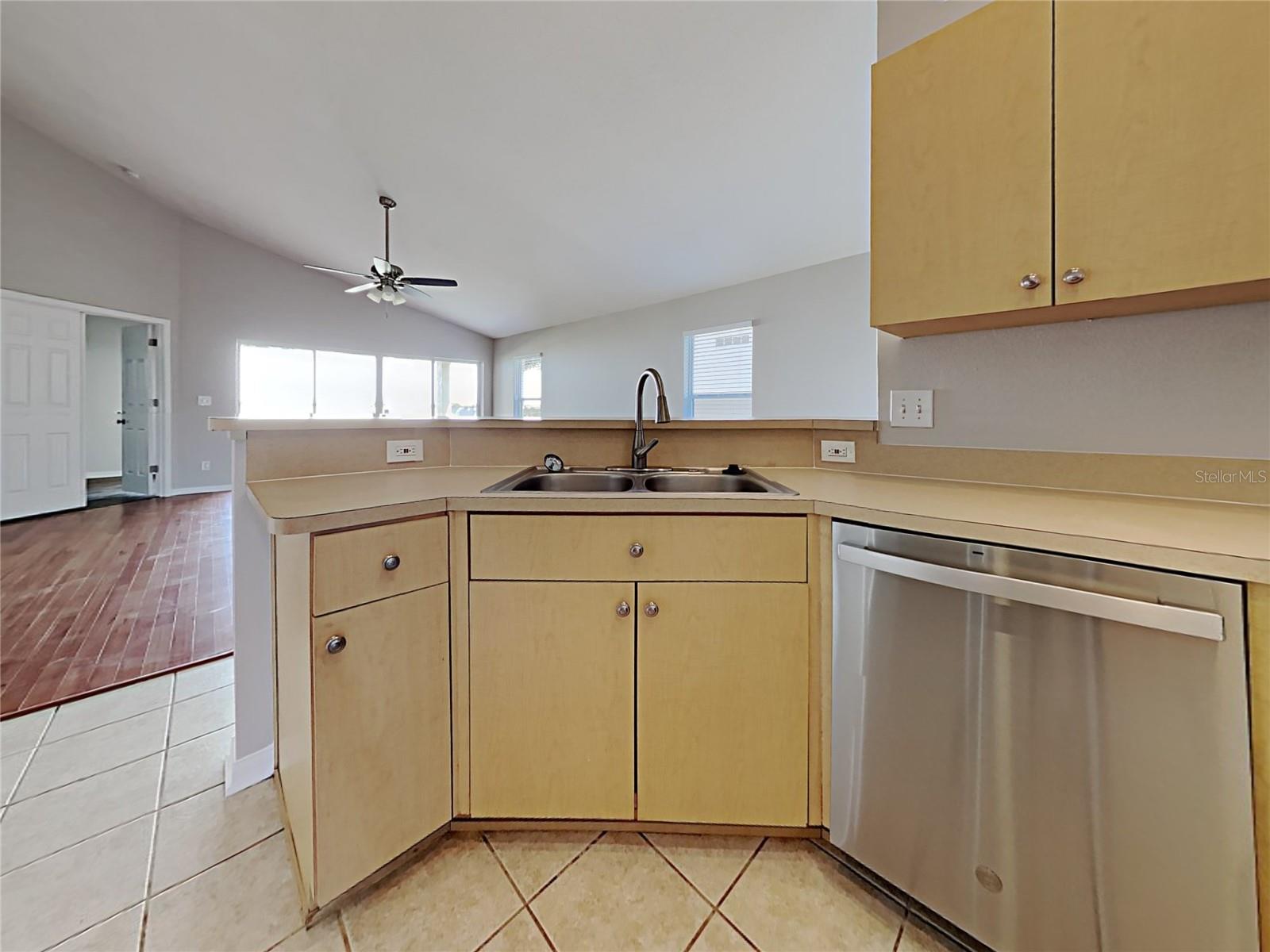 3110 SUMMER CRUISE DR, VALRICO, FL, 33594