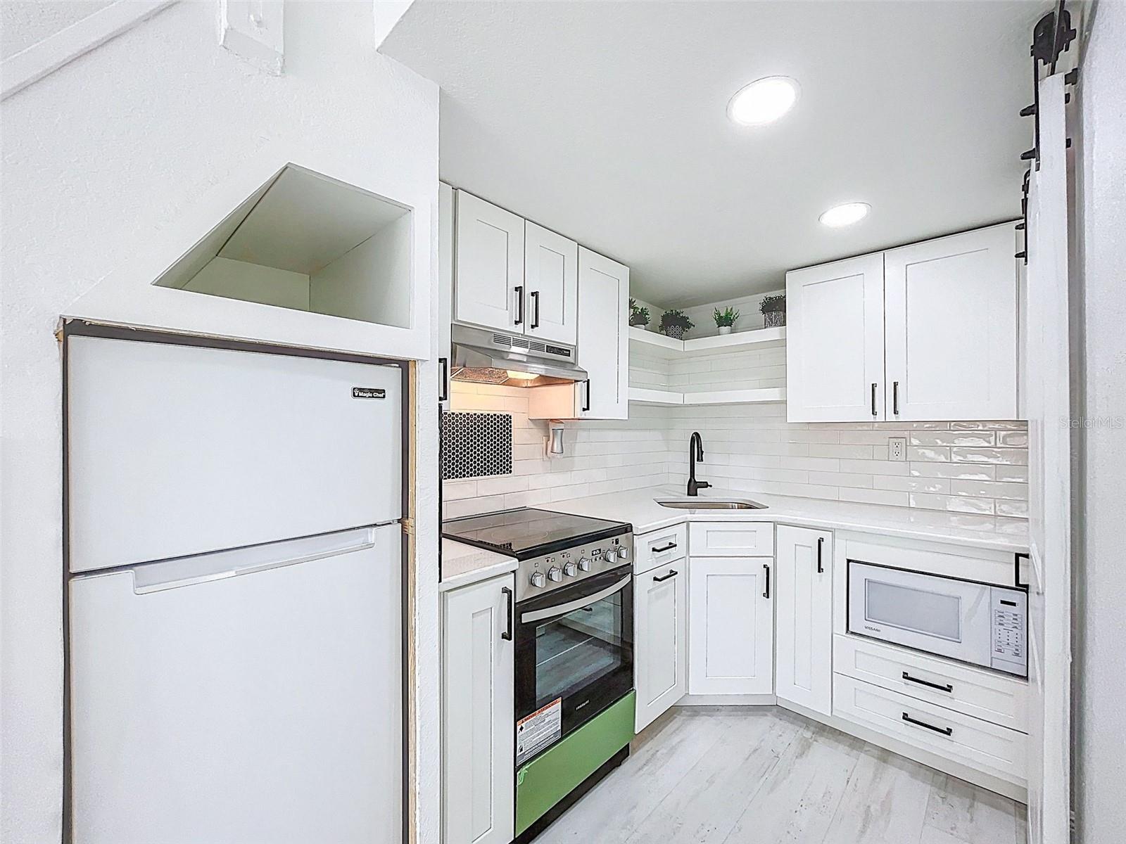 1600 PASADENA DR #A, DUNEDIN, FL, 34698