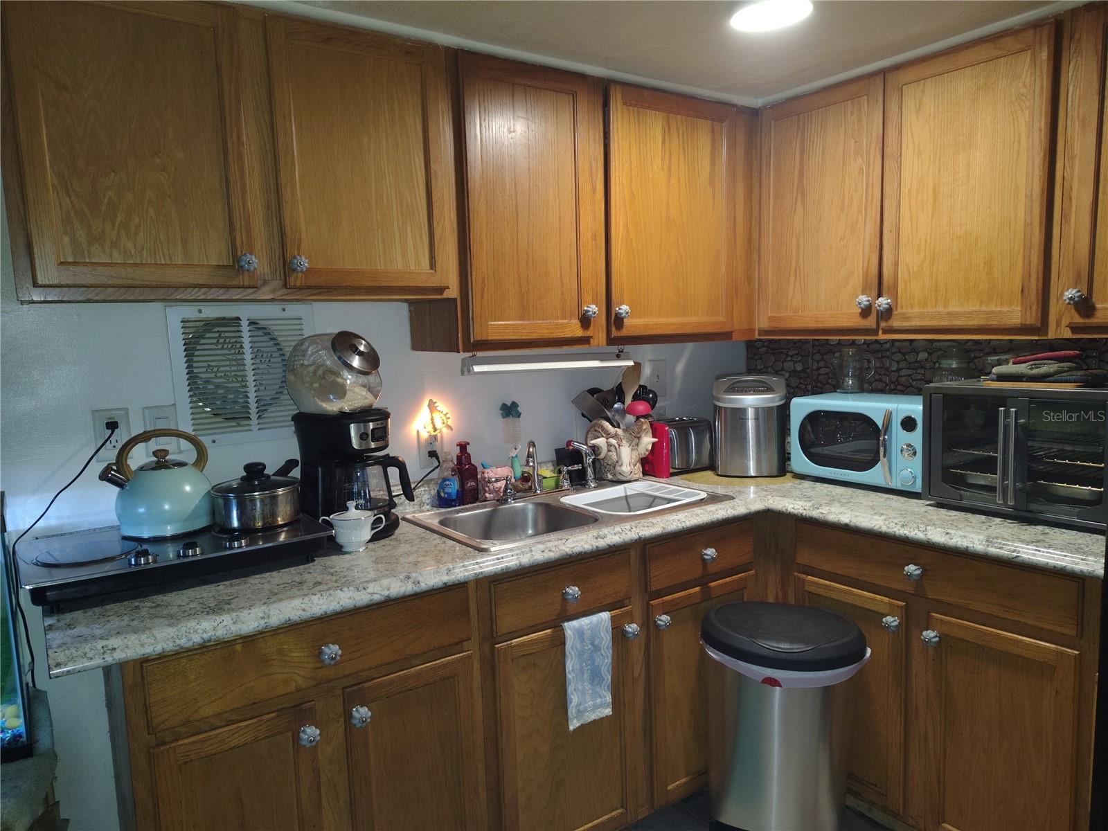 37748 MARKLAND AVE, ZEPHYRHILLS, FL, 33542