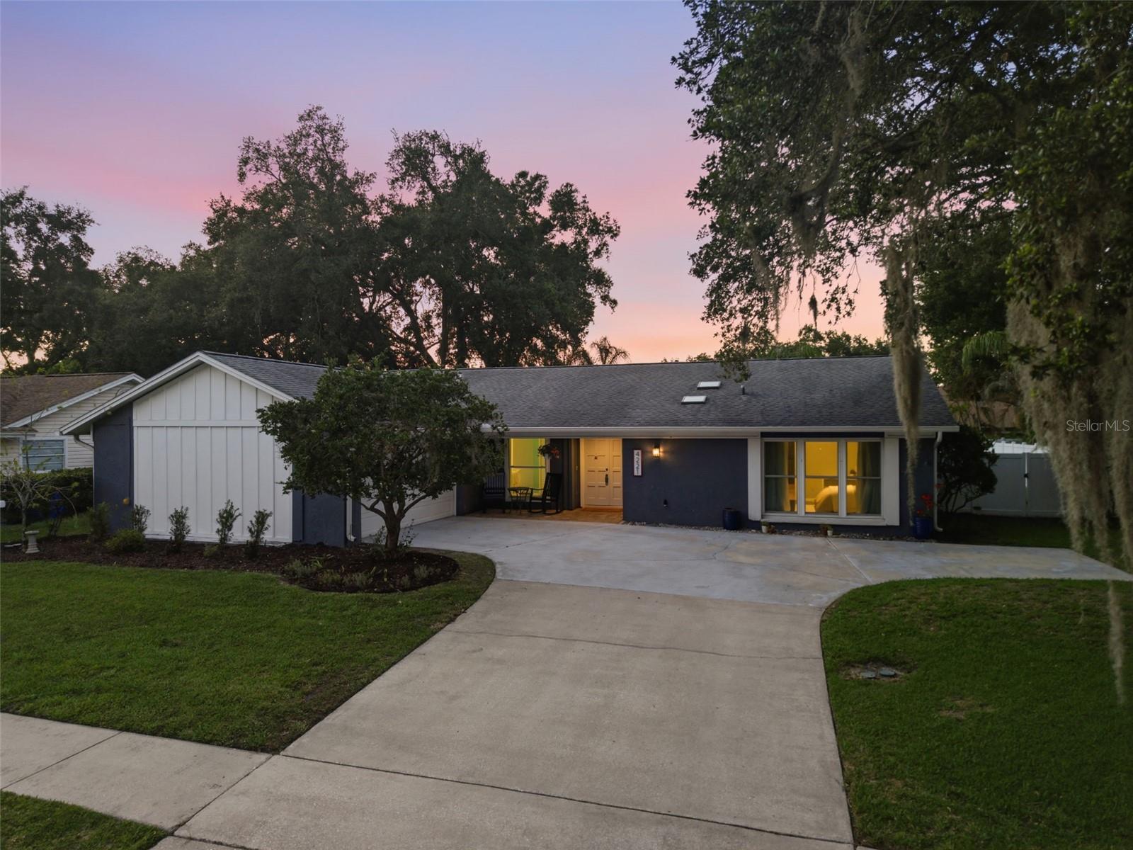 4221 WATER OAKS LN, TAMPA, FL, 33618