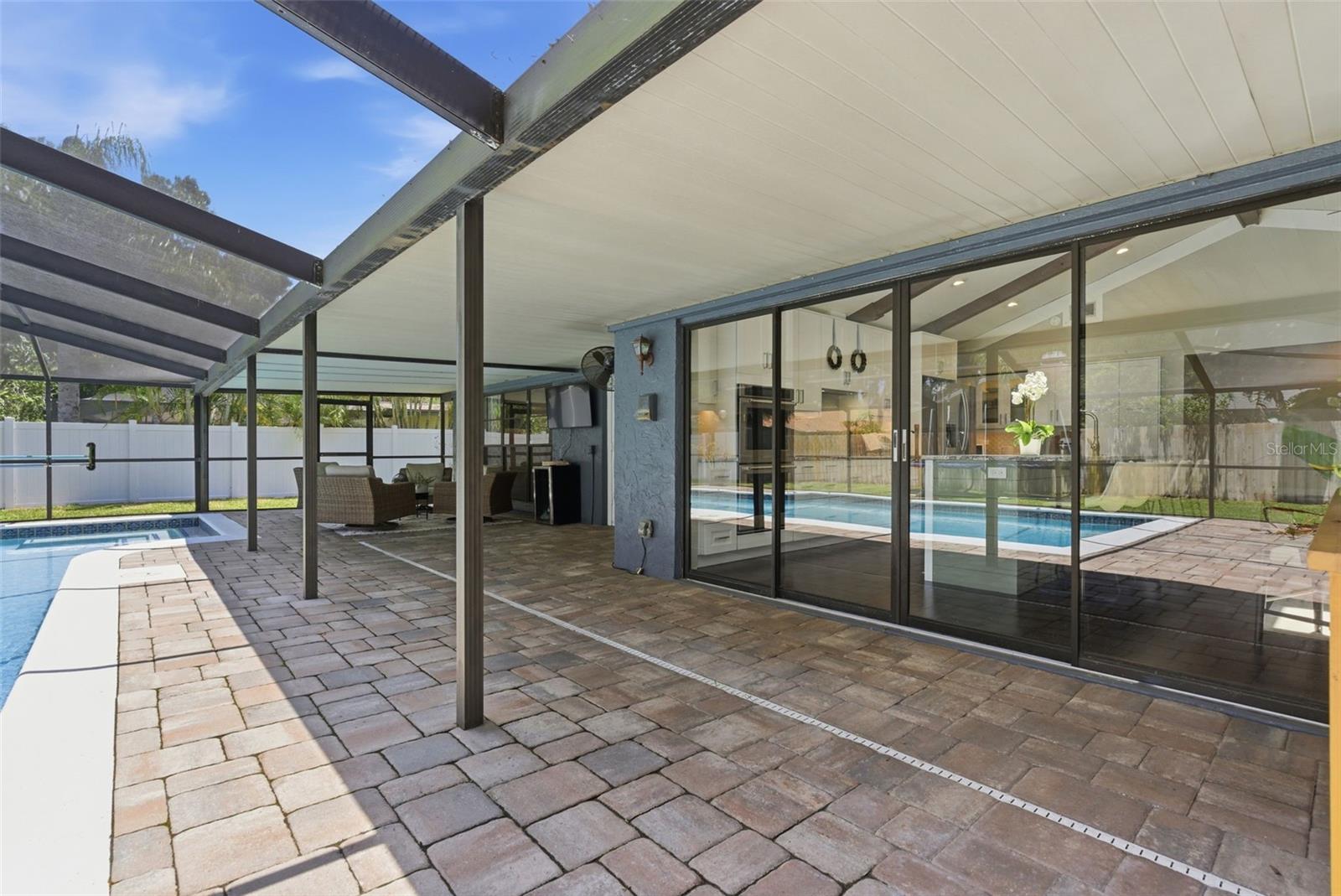4221 WATER OAKS LN, TAMPA, FL, 33618