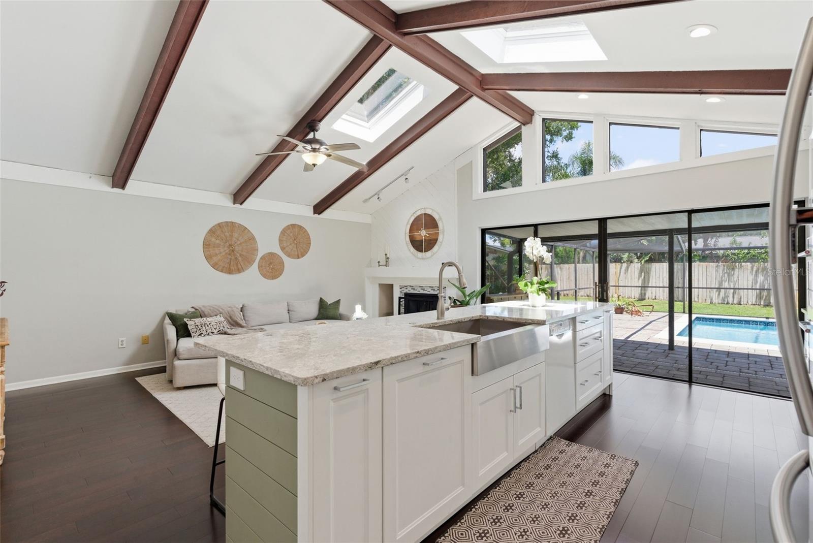 4221 WATER OAKS LN, TAMPA, FL, 33618