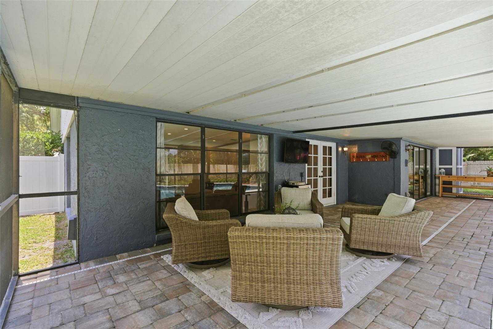 4221 WATER OAKS LN, TAMPA, FL, 33618