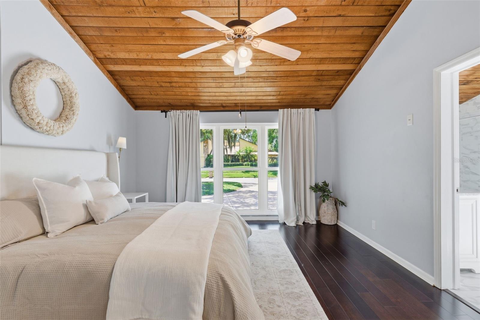 4221 WATER OAKS LN, TAMPA, FL, 33618