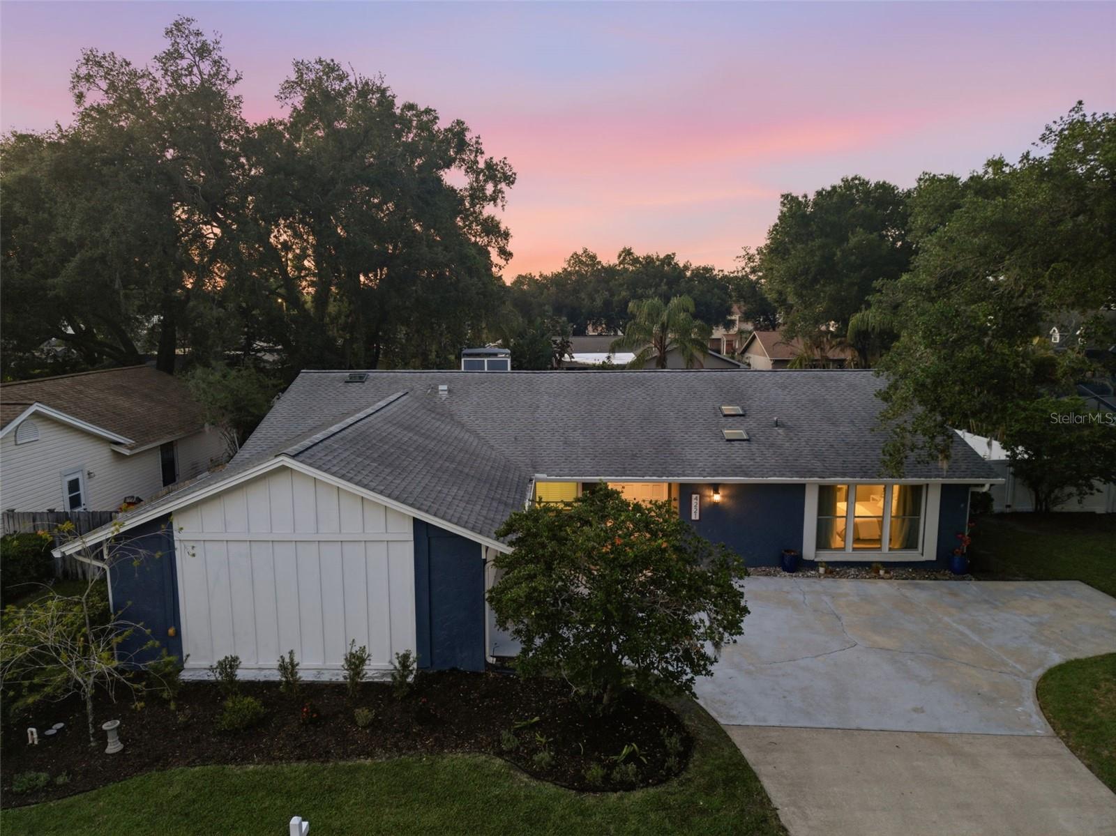 4221 WATER OAKS LN, TAMPA, FL, 33618