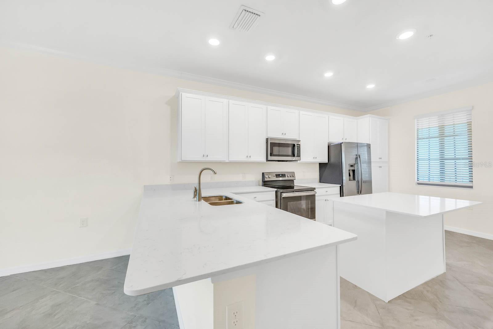 17510 GAWTHROP DR #404, BRADENTON, FL, 34211