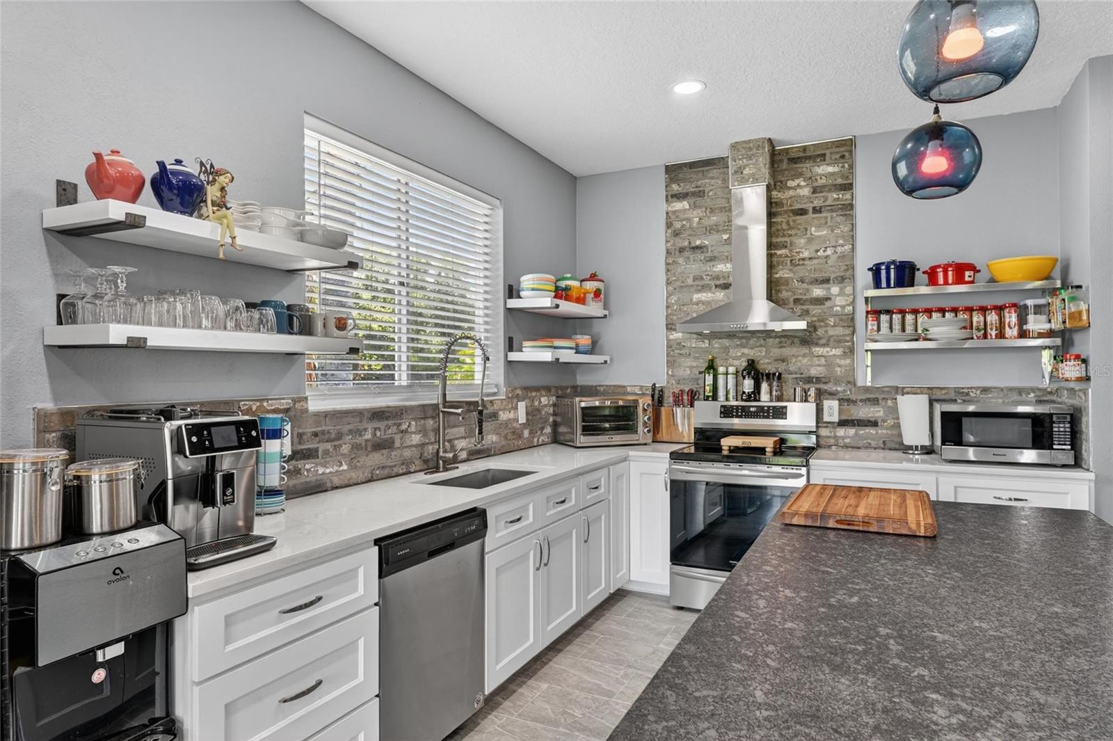 11207 VILLAGE BROOK DR, RIVERVIEW, FL, 33579