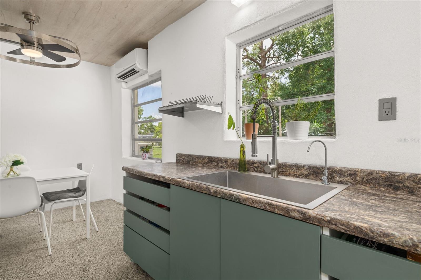 9 SUNSET DR, DEBARY, FL, 32713