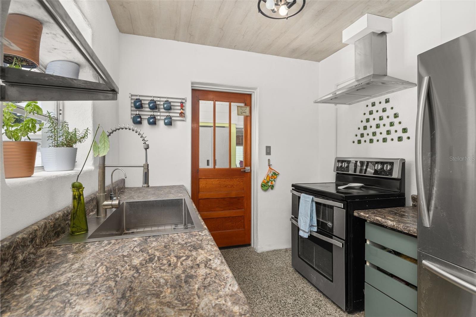 9 SUNSET DR, DEBARY, FL, 32713