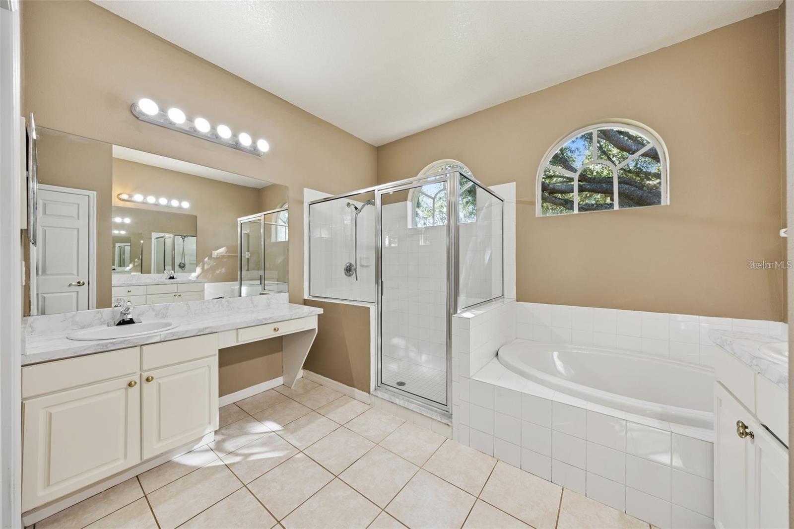 1452 KENSINGTON WOODS DR, LUTZ, FL, 33549