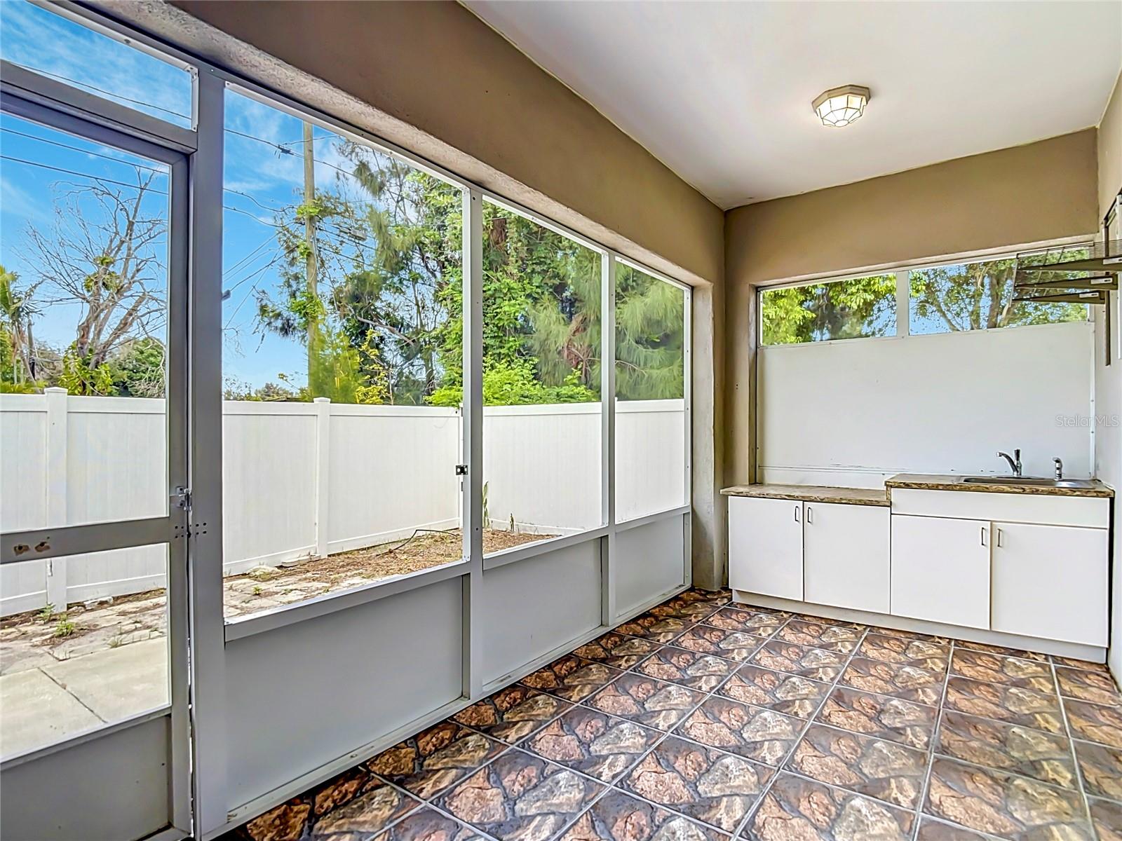 5065 67TH WAY N, ST PETERSBURG, FL, 33709