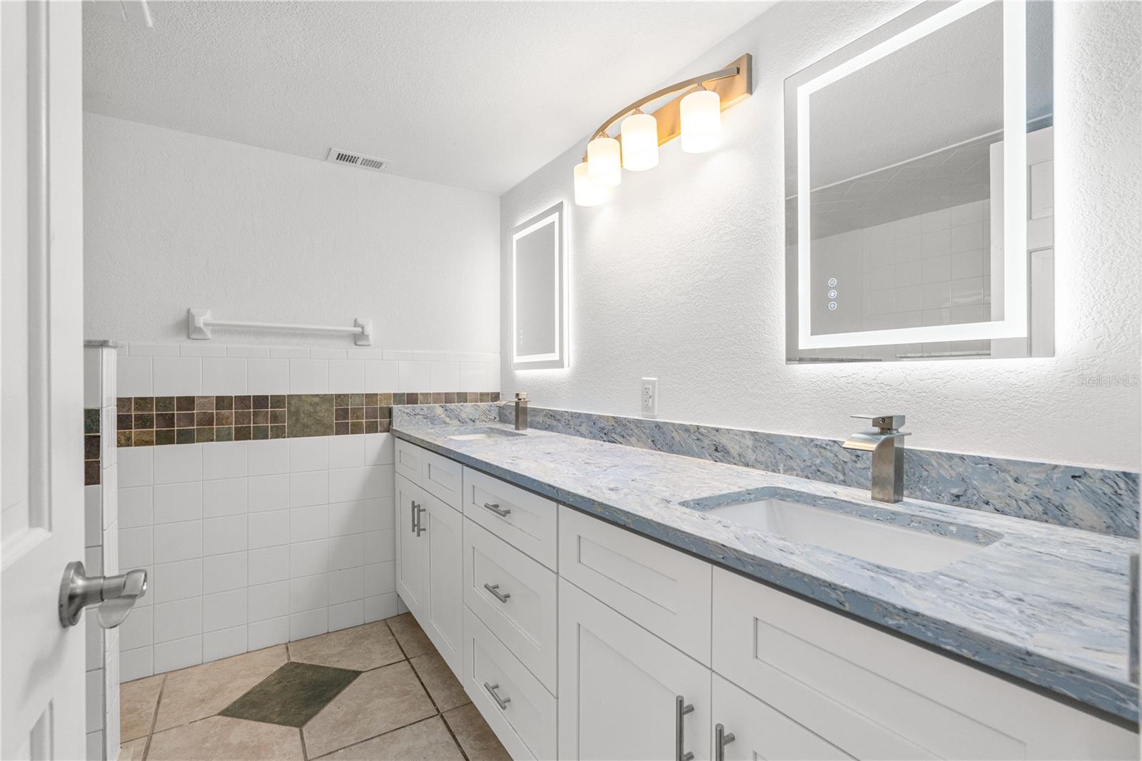 475 E WISCONSIN AVE, ORANGE CITY, FL, 32763