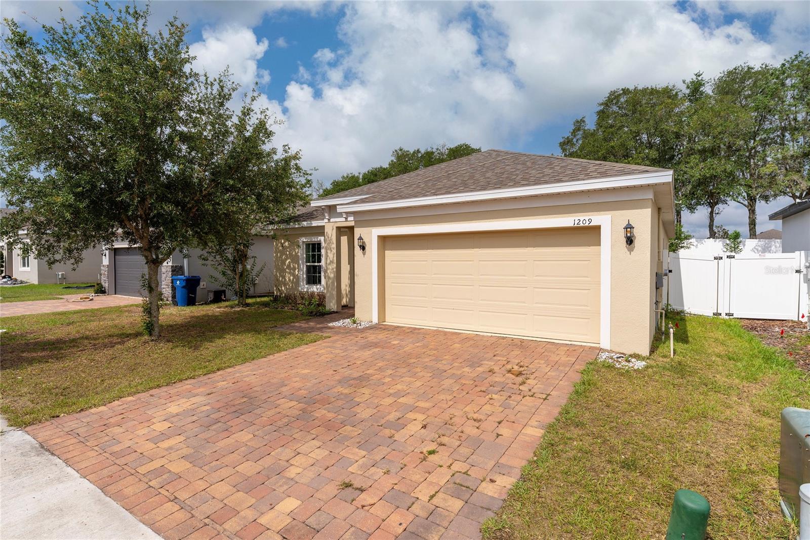 1209 STRATTON AVE, GROVELAND, FL, 34736