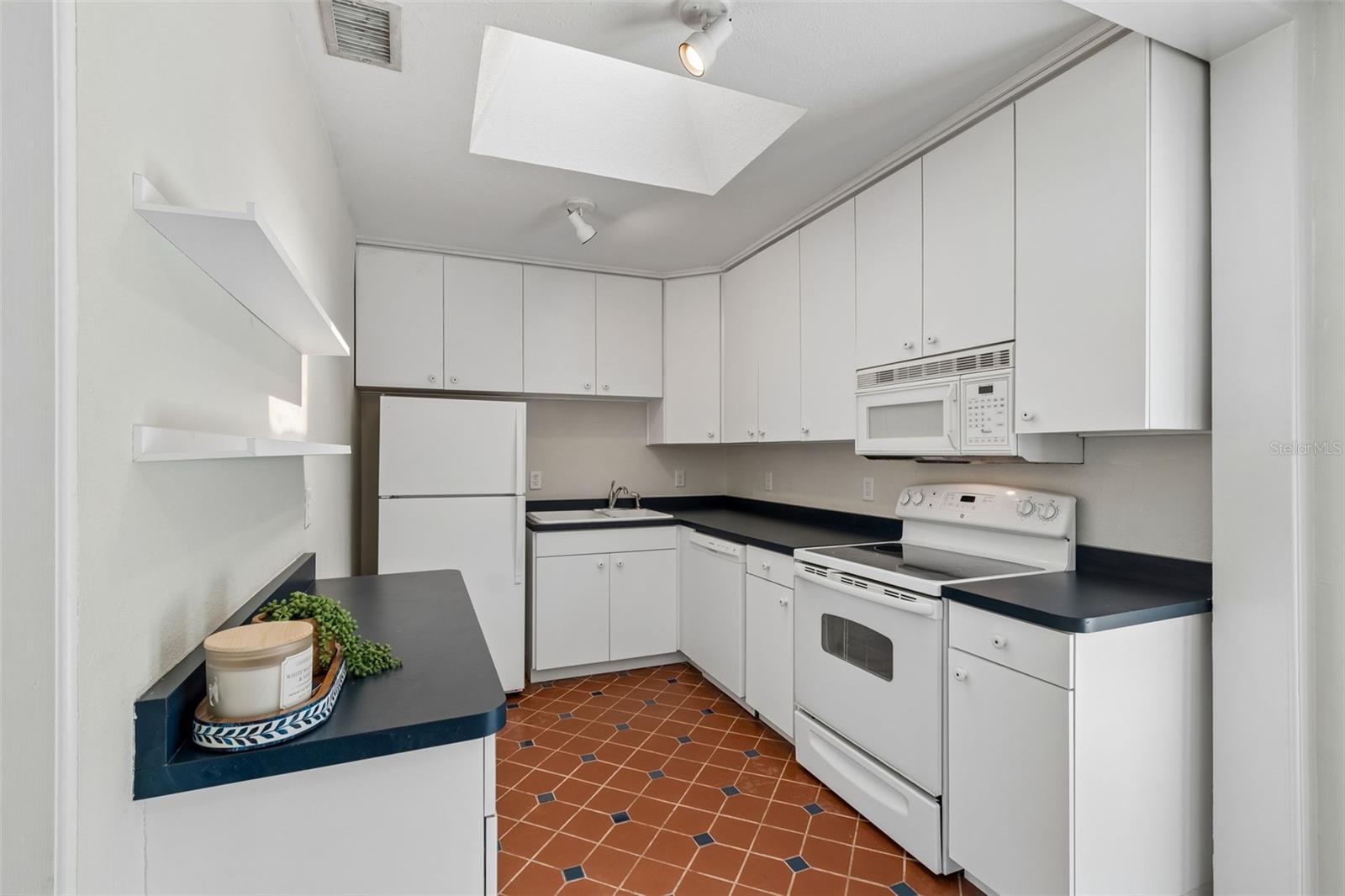 2805 S MANHATTAN AVE, TAMPA, FL, 33629