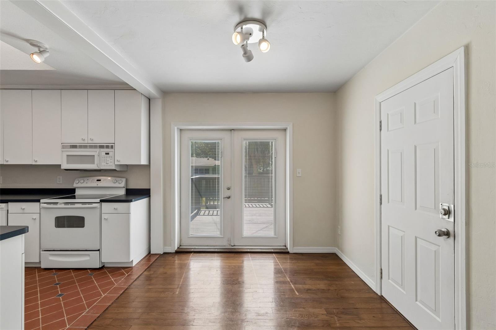 2805 S MANHATTAN AVE, TAMPA, FL, 33629