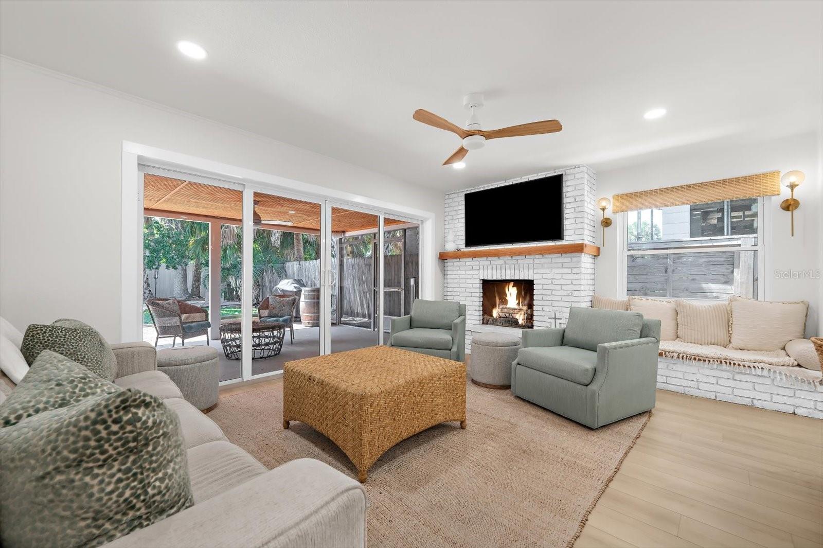730 BAY ESPLANADE, CLEARWATER BEACH, FL, 33767