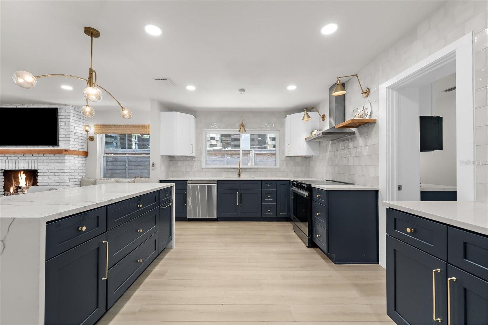 730 BAY ESPLANADE, CLEARWATER BEACH, FL, 33767